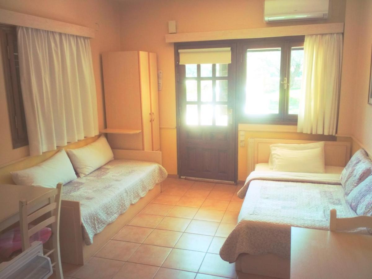 Rent Rooms Alexiou Limni  Екстер'єр фото